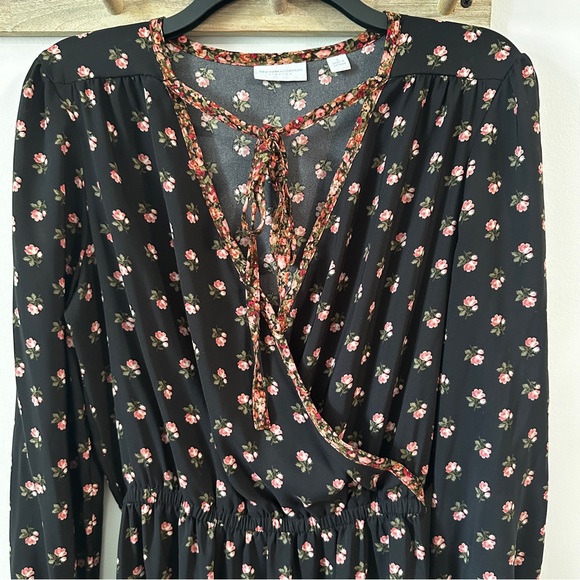 NEW YORK AND COMPANY | Women’s Navy Ditsy Floral Dress size Small - Picture 4 of 9